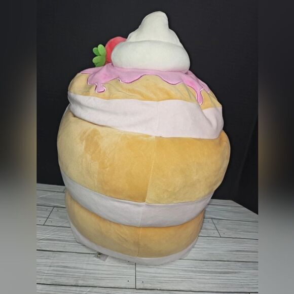 Squishmallow Sawtelle LARGE Strawberry Shortcake Pancake Collectible Plush Toy - Picture 8 of 11